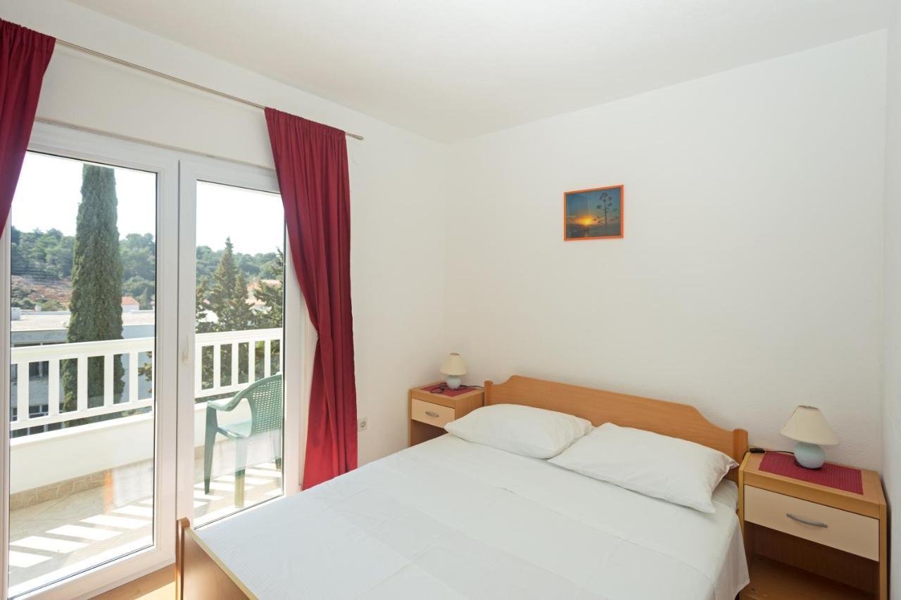 Apartments Dora Hvar Town Buitenkant foto